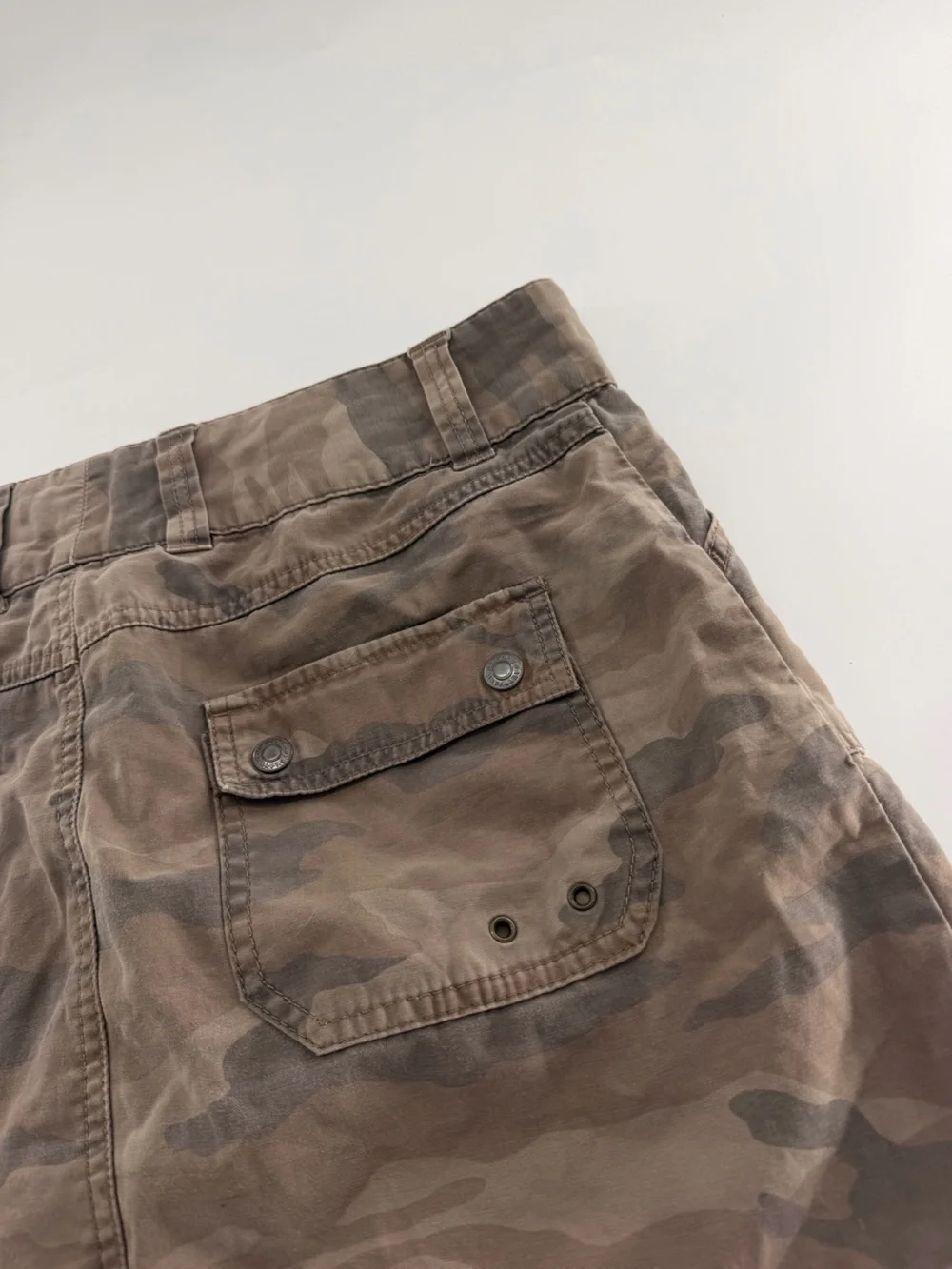 Old Navy Vintage Y2K Mini Skirt Green Camo Camouflage Women’s Short Size 8 Y2K